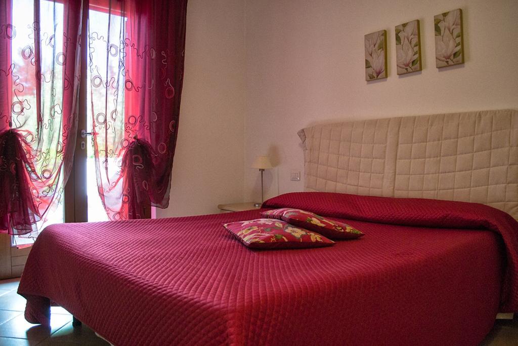 Poggio Degli Olivi Guest House ซาตูร์เนีย ภายนอก รูปภาพ