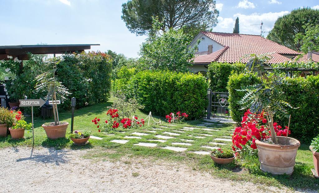 Poggio Degli Olivi Guest House ซาตูร์เนีย ภายนอก รูปภาพ