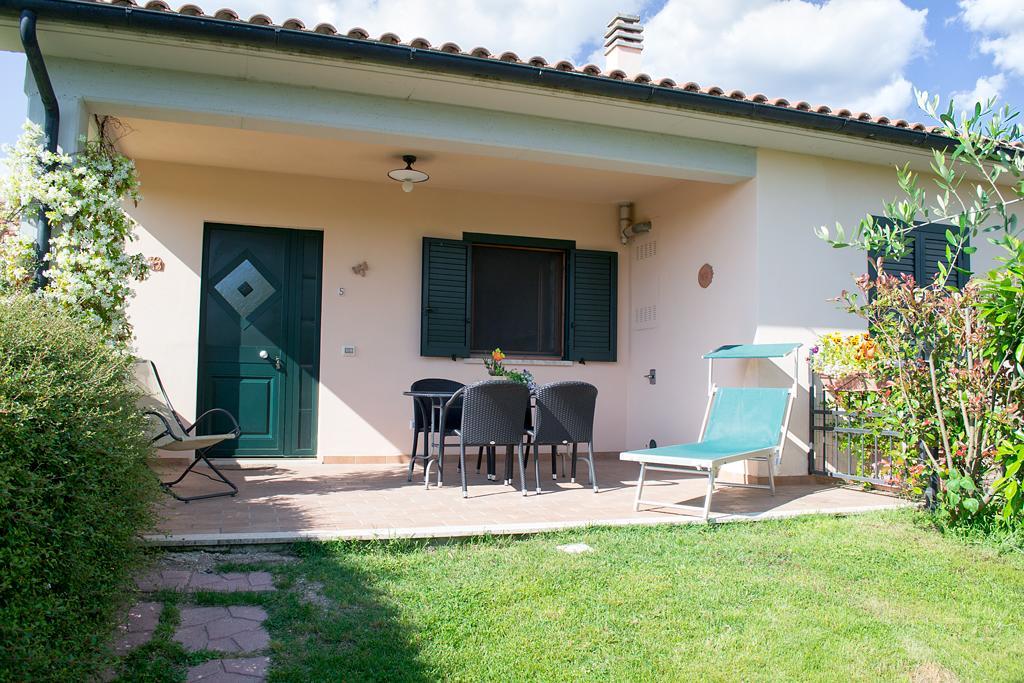 Poggio Degli Olivi Guest House ซาตูร์เนีย ภายนอก รูปภาพ